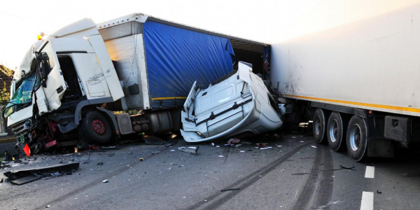 truck accident lawyers - 18 wheeler crash attorney